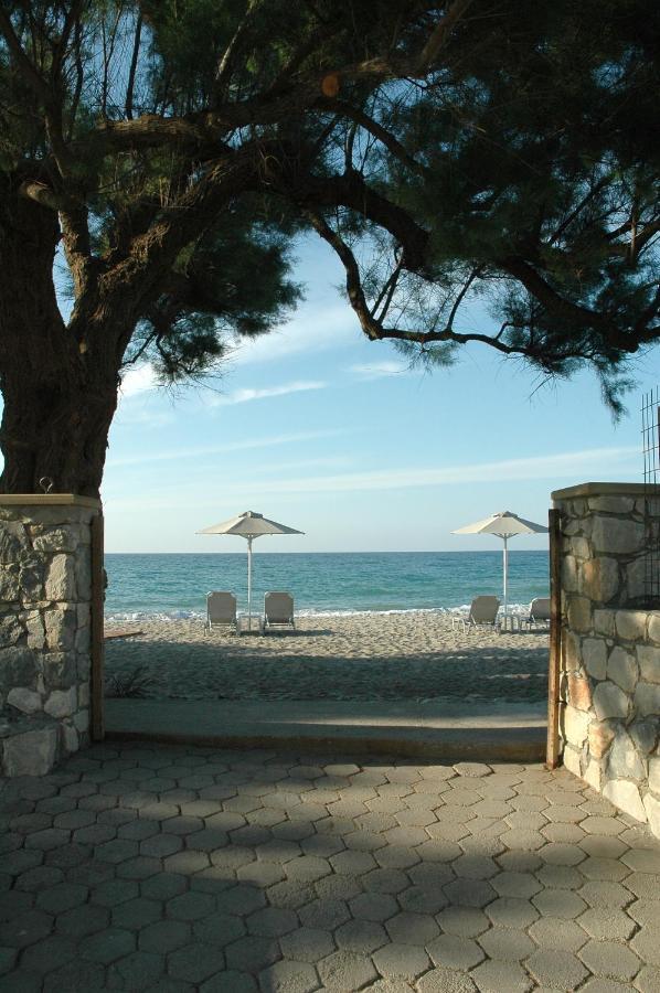Electra Aparthotel 3*